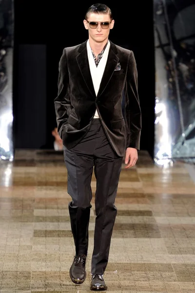 Look 38